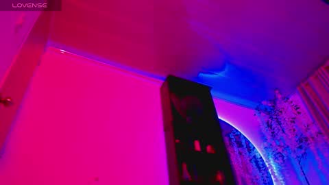 Lenna Kang online show from January 6, 2025, 1:31 am