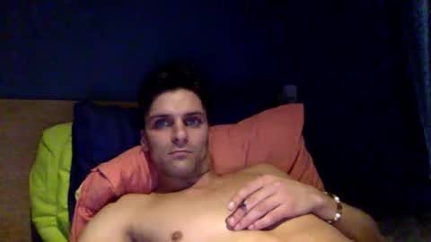 Snapshot of lendariokiss chatting on October 31, 2025, 2:40 pm Armando online show from October 31, 2025, 2:40 pm