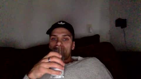 Snapshot of lendariokiss chatting on November 1, 2025, 11:34 am Armando online show from November 1, 2025, 11:34 am