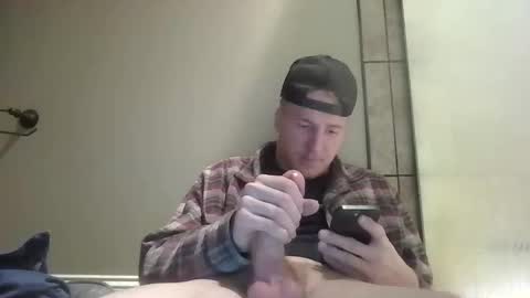 Snapshot of lenewton2004 chatting on December 2, 2025, 12:27 am lenewton2004 online show from December 2, 2025, 12:27 am