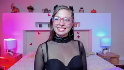 Snapshot of lenna_phillips chatting on June 12, 2026, 11:31 am Lenna online show from June 12, 2026, 11:31 am