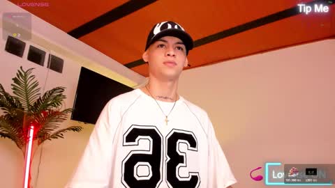 Lenner INDEPENDENT MODEL online show from November 17, 2025, 1:00 am