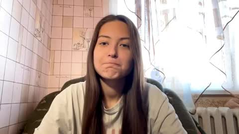 Hellomy name is Natalyits my first day here nice to meet you Give me 50 thumbs ups online show from April 22, 2026, 1:45 pm