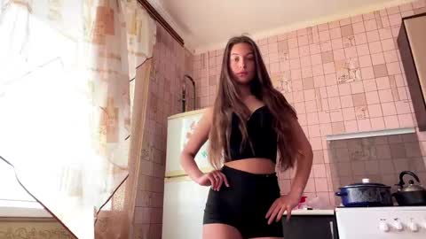 Hellomy name is Natalyits my first day here nice to meet you Give me 50 thumbs ups online show from May 15, 2026, 7:48 am