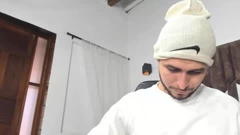 Snapshot of leo_carter1 chatting on February 27, 2026, 3:45 pm leo_carter1 online show from February 27, 2026, 3:45 pm