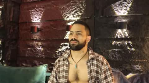 Leo  Diaz online show from November 6, 2025, 2:12 am