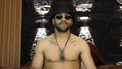 Leo  Diaz online show from May 15, 2026, 10:50 pm
