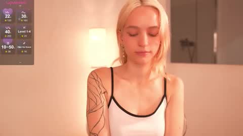  Ashly  online show from October 23, 2025, 4:06 pm