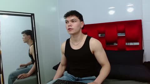 Snapshot of leo_morris chatting on January 14, 2025, 12:45 pm leo_morris online show from January 14, 2025, 12:45 pm