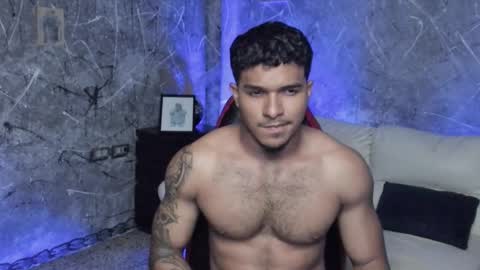 Leo independent model online show from September 25, 2025, 3:32 am