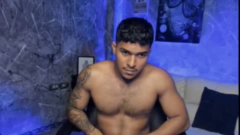 Leo independent model online show from February 1, 2026, 7:45 pm