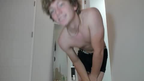 leo_wildd online show from November 1, 2025, 4:25 am