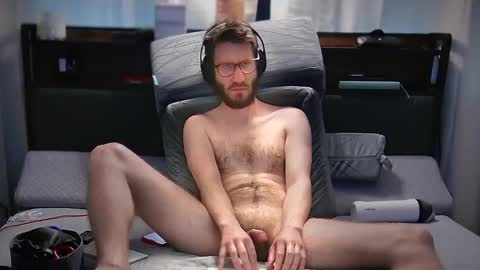 LeoBiggy online show from March 3, 2025, 12:16 pm