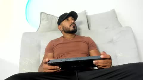 leo  online show from June 25, 2026, 1:15 pm