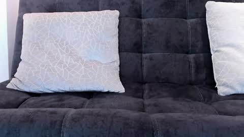 leohard_ online show from January 13, 2026, 12:27 am