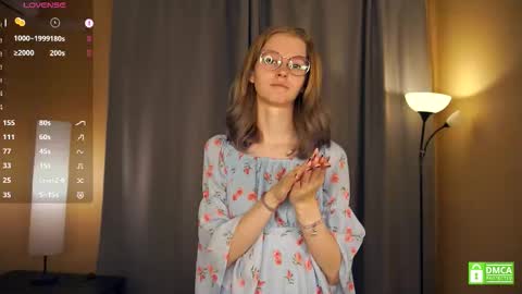 Snapshot of leolakorner chatting on December 17, 2025, 6:58 pm Hello Im Roxy Im just starting my journey here so lets get acquainted online show from December 17, 2025, 6:58 pm