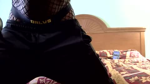 Snapshot of leon8726 chatting on December 7, 2024, 6:32 am Mr. Good Bar online show from December 7, 2024, 6:32 am