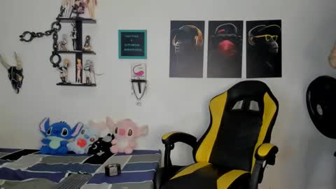 Snapshot of leon_big_cock chatting on November 3, 2025, 1:19 am leon_big_cock online show from November 3, 2025, 1:19 am