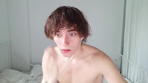 Leon online show from May 10, 2026, 10:42 am