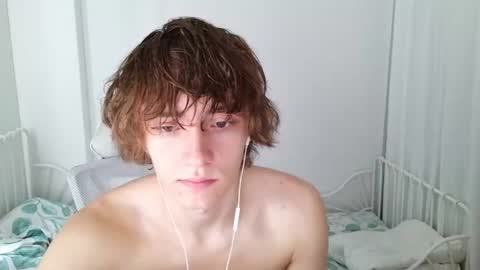 Snapshot of leon_heart666 chatting on June 13, 2026, 1:47 am Leon online show from June 13, 2026, 1:47 am