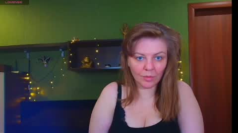 Leona tracie online show from April 25, 2026, 8:06 am