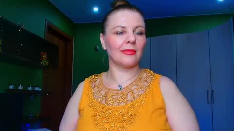 Leona tracie online show from May 22, 2026, 9:42 pm