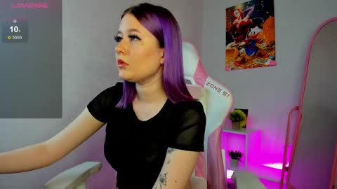 Snapshot of leona_williams chatting on February 10, 2025, 8:20 am leona_williams online show from February 10, 2025, 8:20 am