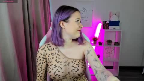 Snapshot of leona_williams chatting on February 13, 2025, 8:17 am leona_williams online show from February 13, 2025, 8:17 am