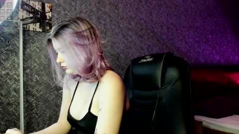 Snapshot of leona_williams chatting on February 21, 2025, 12:06 pm leona_williams online show from February 21, 2025, 12:06 pm