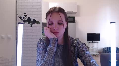 Snapshot of leonaalove chatting on April 23, 2026, 1:13 pm Leonaalove online show from April 23, 2026, 1:13 pm