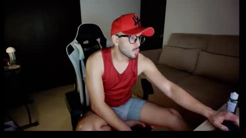 Snapshot of leonandresough chatting on October 15, 2025, 4:56 am leonandresough online show from October 15, 2025, 4:56 am