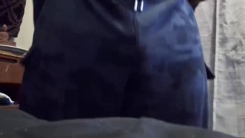 leonar0101 online show from January 13, 2025, 12:02 pm