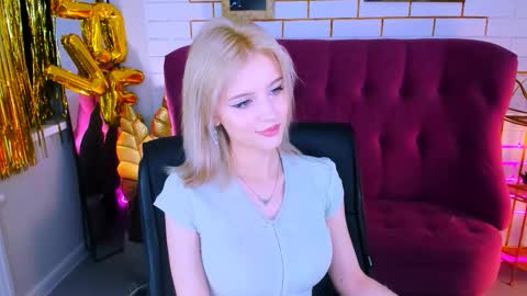 Snapshot of leonastone chatting on September 12, 2025, 5:02 pm leonastone online show from September 12, 2025, 5:02 pm