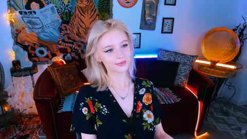 Snapshot of leonastone chatting on September 13, 2025, 5:24 pm leonastone online show from September 13, 2025, 5:24 pm