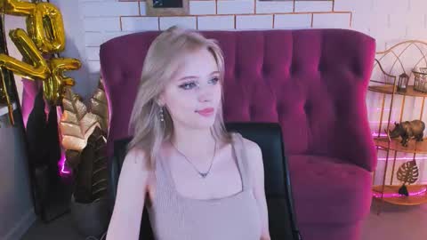 Snapshot of leonastone chatting on October 10, 2025, 5:45 pm leonastone online show from October 10, 2025, 5:45 pm