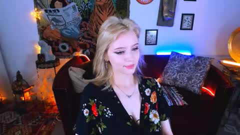 Snapshot of leonastone chatting on October 15, 2025, 5:24 pm leonastone online show from October 15, 2025, 5:24 pm