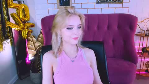 Snapshot of leonastone chatting on October 17, 2025, 5:04 pm leonastone online show from October 17, 2025, 5:04 pm