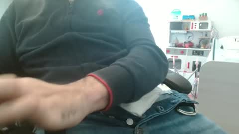 Snapshot of leone44 chatting on February 24, 2025, 3:42 pm angel e sonia online show from February 24, 2025, 3:42 pm