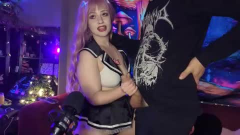 Leonita and Leon online show from December 16, 2025, 11:54 pm