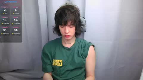 Snapshot of leonkissboy chatting on May 3, 2026, 2:39 am leonkissboy online show from May 3, 2026, 2:39 am