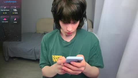 Snapshot of leonkissboy chatting on May 9, 2026, 4:01 pm leonkissboy online show from May 9, 2026, 4:01 pm