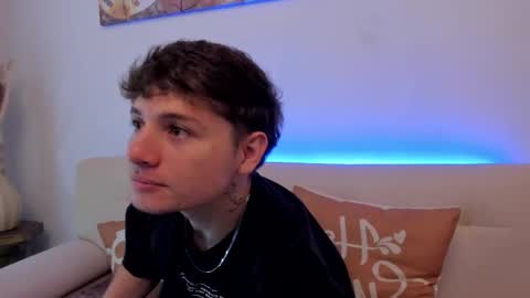 Leo  online show from October 24, 2025, 7:54 pm