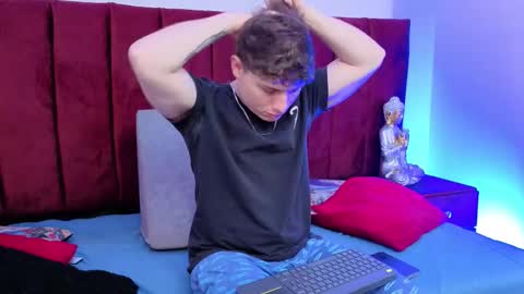 Leo  online show from November 6, 2025, 4:24 am