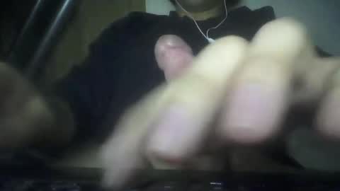 Snapshot of leoonel_95 chatting on December 18, 2025, 5:02 am leoonel_95 online show from December 18, 2025, 5:02 am