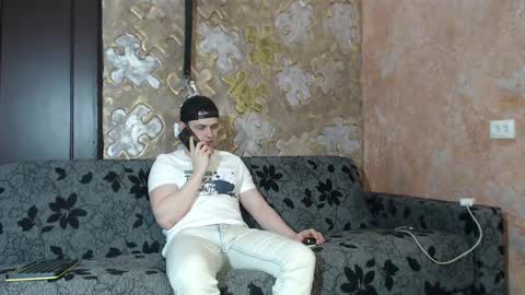 leoroman online show from February 22, 2025, 8:29 am