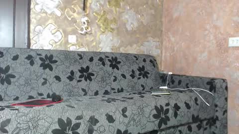 leoroman online show from December 3, 2025, 9:07 am