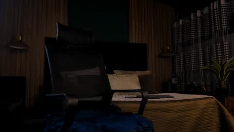 Snapshot of leosalvatore_ chatting on February 9, 2025, 3:43 am Leo Salvatore online show from February 9, 2025, 3:43 am