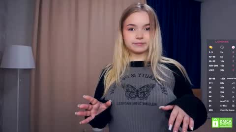 Hello everyone Im Lora Its my first day Were going to have fun together online show from November 13, 2025, 5:06 am