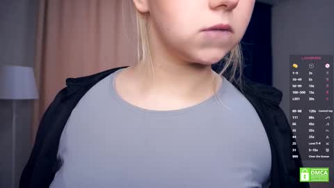 Hello everyone Im Lora Its my first day Were going to have fun together online show from November 14, 2025, 5:28 am