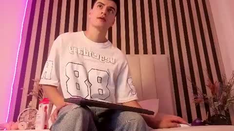 Snapshot of leotease chatting on June 14, 2026, 4:31 pm leotease online show from June 14, 2026, 4:31 pm